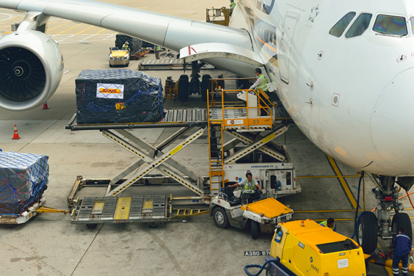 Humanitarian cargo transportation2